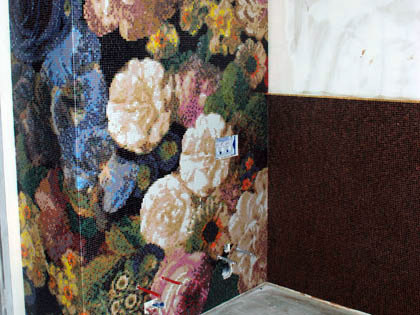 Mosaicist specialized in customised mosaics.